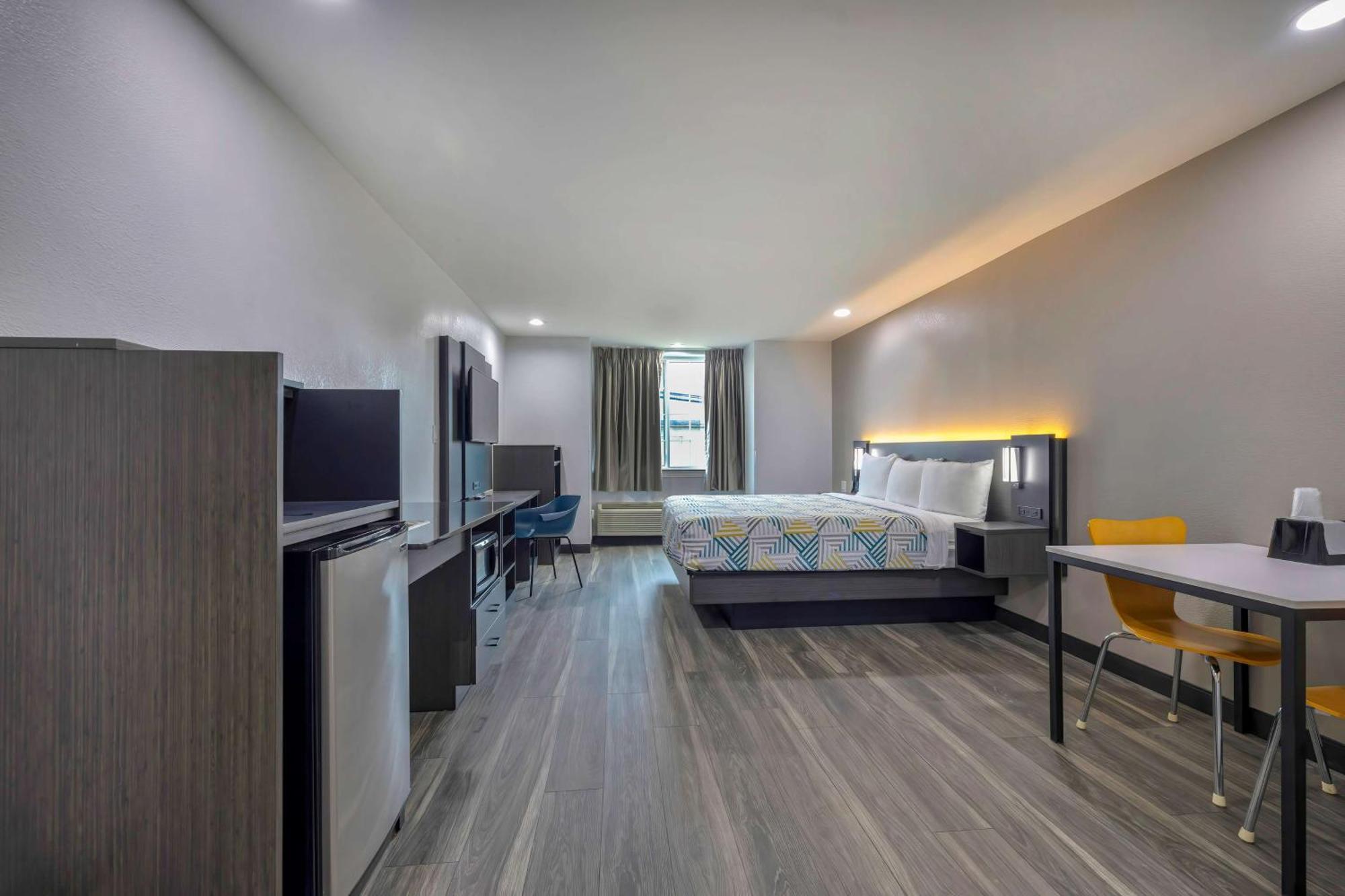 Motel 6-Fort Worth, Tx - Burleson Εξωτερικό φωτογραφία