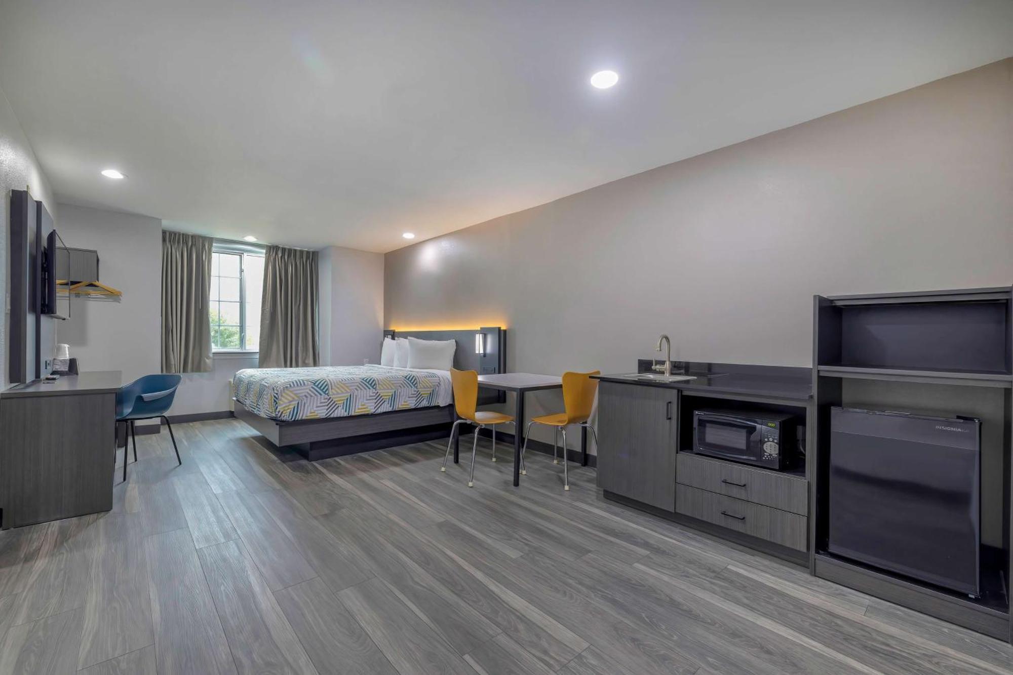 Motel 6-Fort Worth, Tx - Burleson Εξωτερικό φωτογραφία