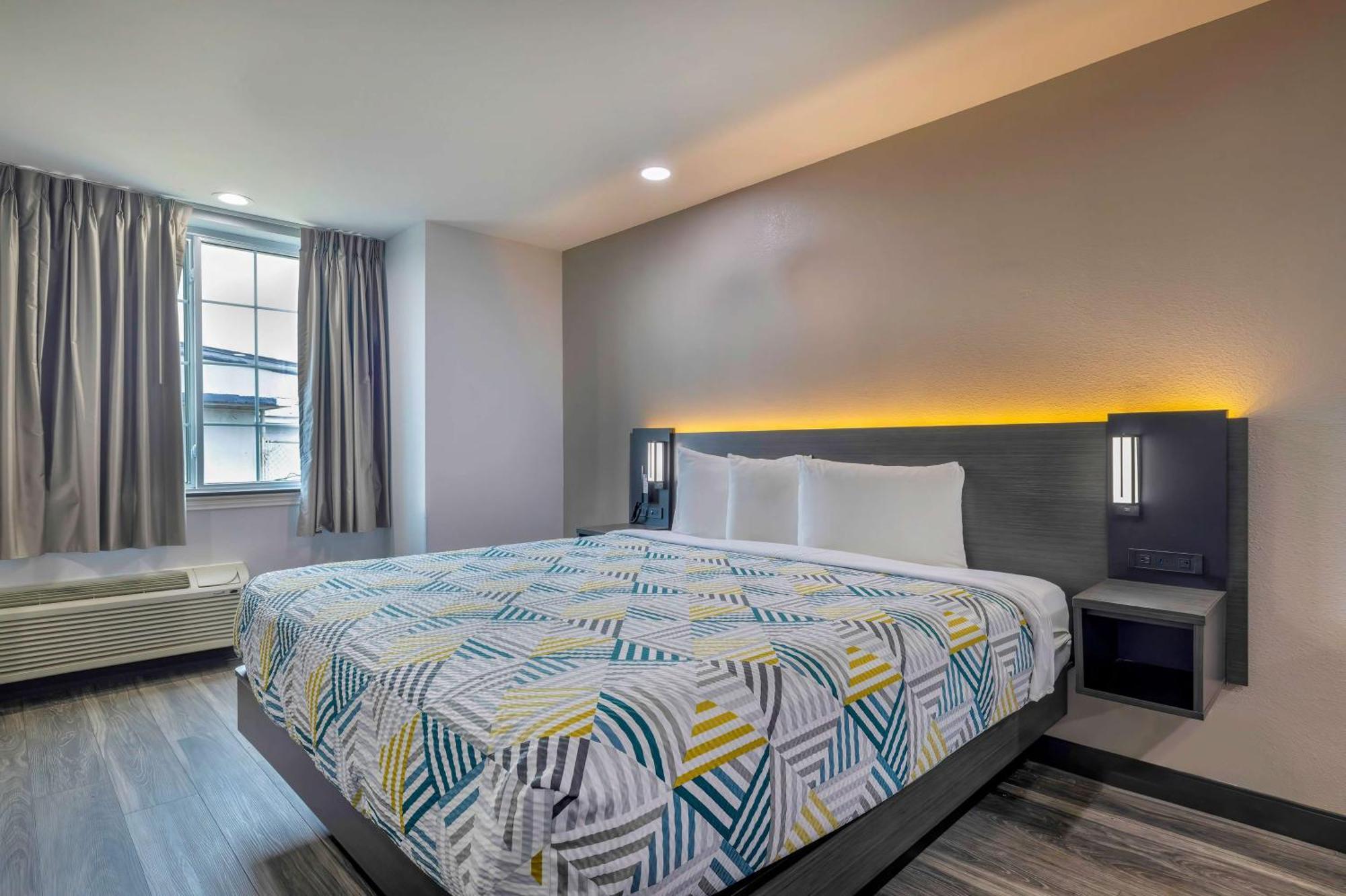 Motel 6-Fort Worth, Tx - Burleson Εξωτερικό φωτογραφία
