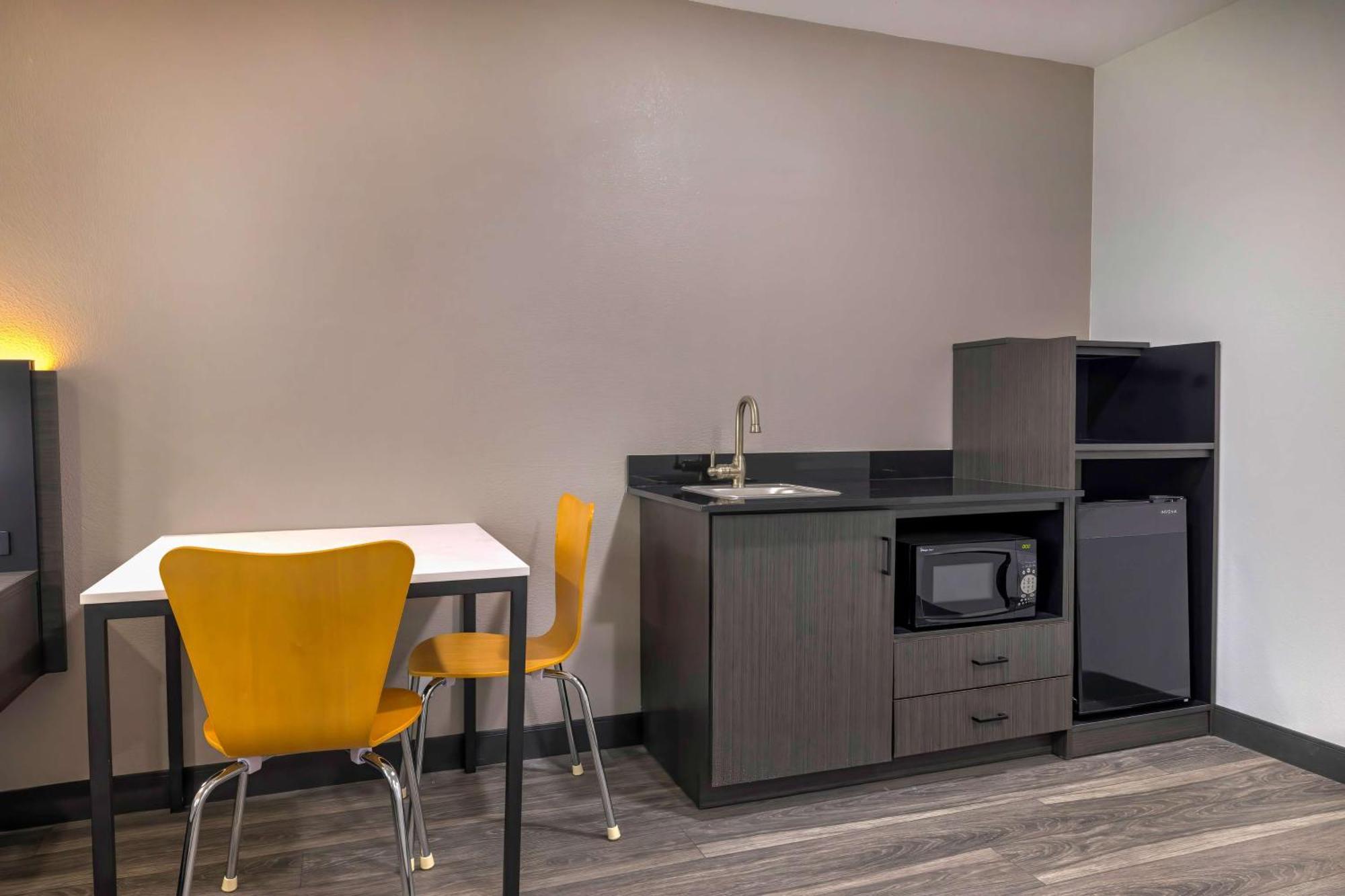 Motel 6-Fort Worth, Tx - Burleson Εξωτερικό φωτογραφία