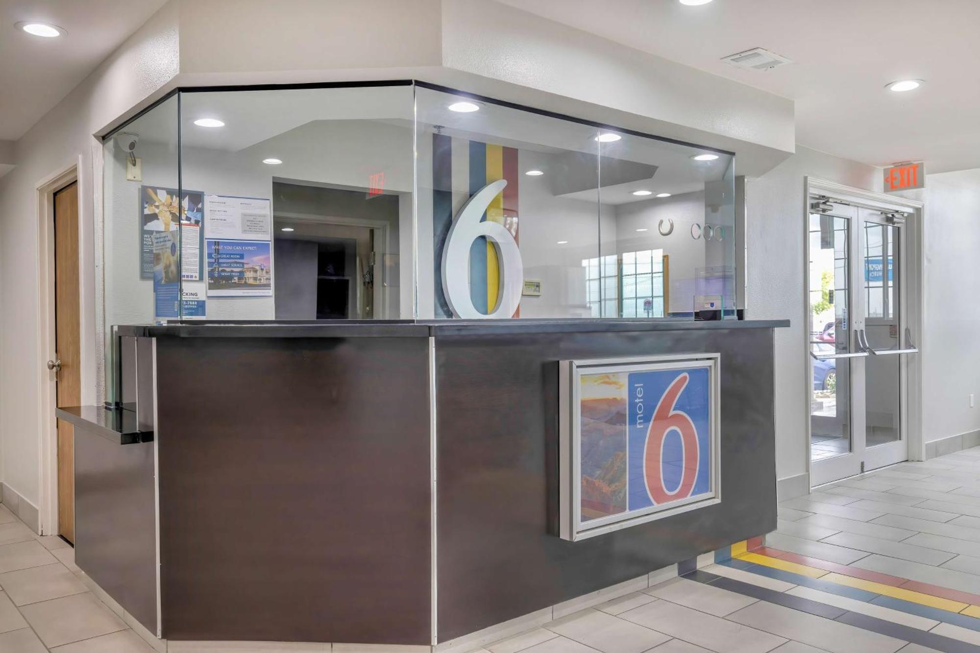 Motel 6-Fort Worth, Tx - Burleson Εξωτερικό φωτογραφία